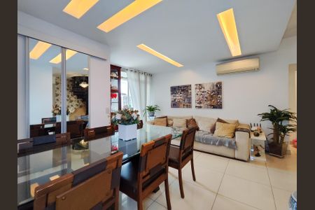 Apartamento à venda com 195m², 3 quartos e 2 vagas Apartamento à venda com 195m², 3 quartos e 2 vagasSala