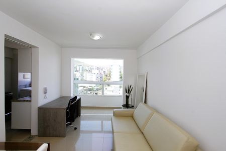 Apartamento à venda com 64m², 2 quartos e 1 vagaSala