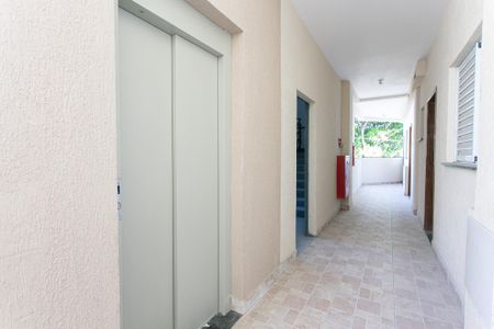 Apartamento para alugar com 42m², 2 quartos e sem vaga Apartamento para alugar com 42m², 2 quartos e sem vagaÁrea Comum - Elevador
