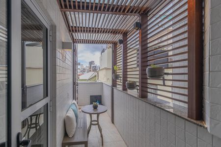 Apartamento à venda com 127m², 3 quartos e 3 vagas Apartamento à venda com 127m², 3 quartos e 3 vagasCozinha