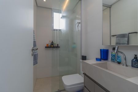 Apartamento à venda com 127m², 3 quartos e 3 vagas Apartamento à venda com 127m², 3 quartos e 3 vagasBanheiro do Quarto 2