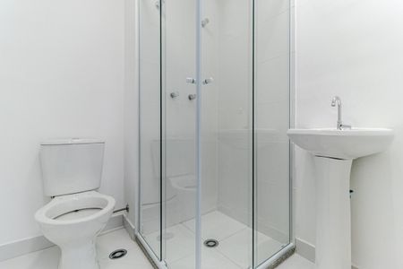 Banheiro de apartamento para alugar com 1 quarto, 31m² em República, São Paulo