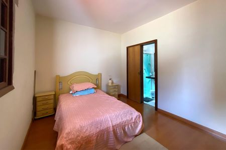 Casa à venda com 500m², 6 quartos e 3 vagas Casa à venda com 500m², 6 quartos e 3 vagasSuíte 2