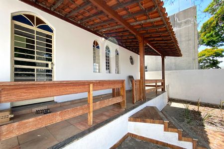 Casa à venda com 500m², 6 quartos e 3 vagas Casa à venda com 500m², 6 quartos e 3 vagasÁrea Externa