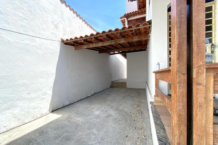 Casa à venda com 500m², 6 quartos e 3 vagas Casa à venda com 500m², 6 quartos e 3 vagasGaragem