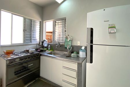 Casa à venda com 500m², 6 quartos e 3 vagas Casa à venda com 500m², 6 quartos e 3 vagasCozinha da Edícula