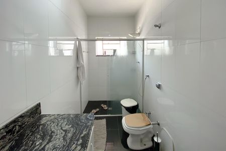 Casa à venda com 500m², 6 quartos e 3 vagas Casa à venda com 500m², 6 quartos e 3 vagasBanheiro Social