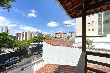 Casa à venda com 500m², 6 quartos e 3 vagas Casa à venda com 500m², 6 quartos e 3 vagasVista da Varanda