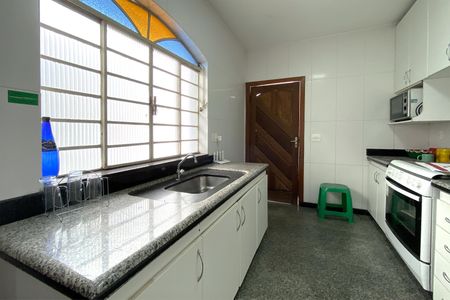 Casa à venda com 500m², 6 quartos e 3 vagas Casa à venda com 500m², 6 quartos e 3 vagasCozinha