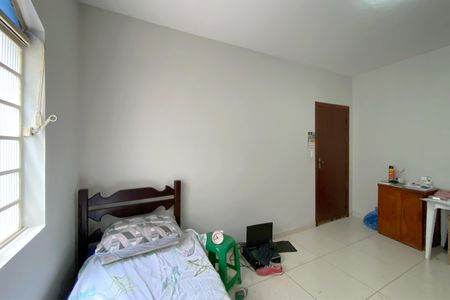 Casa à venda com 500m², 6 quartos e 3 vagas Casa à venda com 500m², 6 quartos e 3 vagasQuarto 1