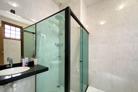 Casa à venda com 500m², 6 quartos e 3 vagas Casa à venda com 500m², 6 quartos e 3 vagasBanheiro da Suíte 1