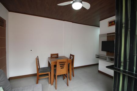 Sala de apartamento para alugar com 2 quartos, 40m² em Freguesia (jacarepaguá), Rio de Janeiro