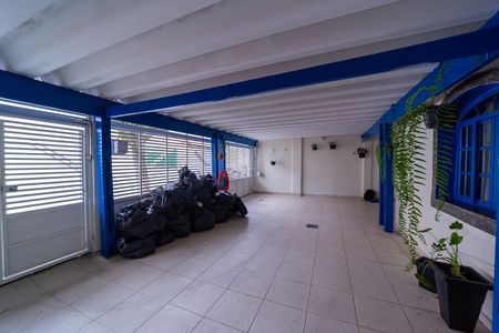 Casa à venda com 187m², 2 quartos e 2 vagas Casa à venda com 187m², 2 quartos e 2 vagasGaragem