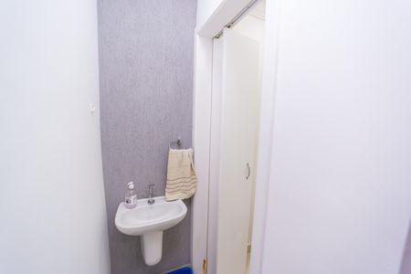 Casa à venda com 187m², 2 quartos e 2 vagas Casa à venda com 187m², 2 quartos e 2 vagasLavabo