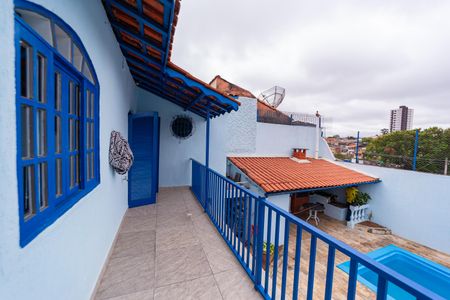 Casa à venda com 187m², 2 quartos e 2 vagas Casa à venda com 187m², 2 quartos e 2 vagasVaranda da Suíte 2