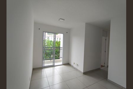 Sala de apartamento para alugar com 2 quartos, 43m² em Taquara, Rio de Janeiro