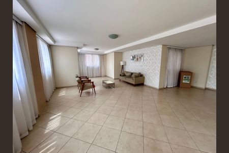 Apartamento à venda com 63m², 3 quartos e 2 vagas Apartamento à venda com 63m², 3 quartos e 2 vagasHall social