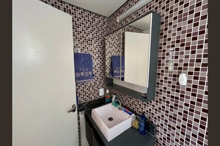 Apartamento à venda com 63m², 3 quartos e 2 vagas Apartamento à venda com 63m², 3 quartos e 2 vagasBanheiro da Suíte
