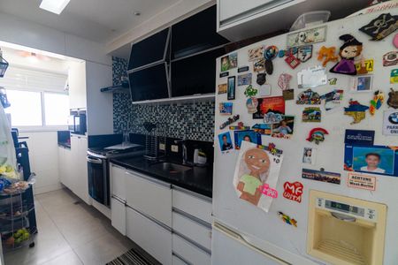 Apartamento à venda com 210m², 3 quartos e 2 vagas Apartamento à venda com 210m², 3 quartos e 2 vagasCozinha e Área de Serviço