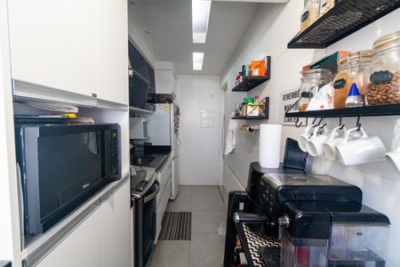 Apartamento à venda com 210m², 3 quartos e 2 vagas Apartamento à venda com 210m², 3 quartos e 2 vagasCozinha e Área de Serviço