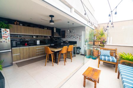 Apartamento à venda com 210m², 3 quartos e 2 vagas Apartamento à venda com 210m², 3 quartos e 2 vagasChurrasqueira da Cobertura