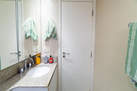Apartamento à venda com 210m², 3 quartos e 2 vagas Apartamento à venda com 210m², 3 quartos e 2 vagasBanheiro Social