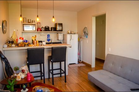 Sala de kitnet/studio para alugar com 1 quarto, 40m² em Setor Oeste, Goiânia