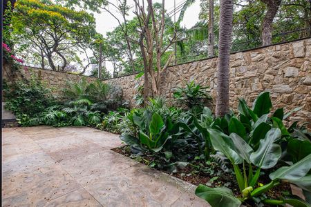 Casa à venda com 346m², 3 quartos e 2 vagas Casa à venda com 346m², 3 quartos e 2 vagasQuintal