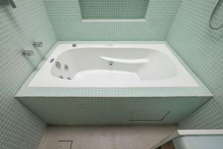 Casa à venda com 346m², 3 quartos e 2 vagas Casa à venda com 346m², 3 quartos e 2 vagasSuíte 2 - Banheiro