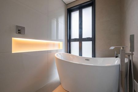 Casa à venda com 346m², 3 quartos e 2 vagas Casa à venda com 346m², 3 quartos e 2 vagasSuíte 1 - Banheiro