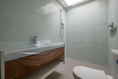 Casa à venda com 346m², 3 quartos e 2 vagas Casa à venda com 346m², 3 quartos e 2 vagasSuíte 3 - Banheiro