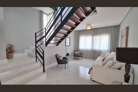 Casa à venda com 3 quartos, 303m² em Jardim Londrina, São Paulo