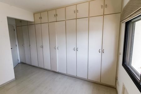 Apartamento à venda com 114m², 3 quartos e 2 vagasSuíte - armários