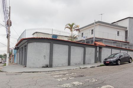 Casa à venda com 280m², 3 quartos e 3 vagas Casa à venda com 280m², 3 quartos e 3 vagasFachada