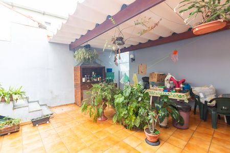 Casa à venda com 303m², 3 quartos e 4 vagas Casa à venda com 303m², 3 quartos e 4 vagasQuintal