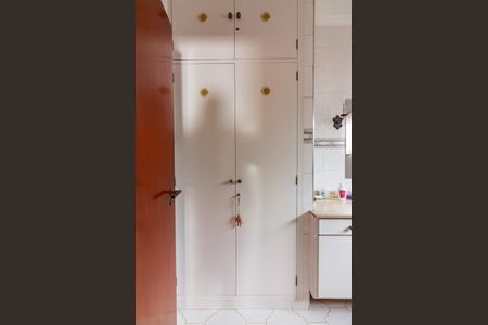 Casa à venda com 303m², 3 quartos e 4 vagas Casa à venda com 303m², 3 quartos e 4 vagasBanheiro