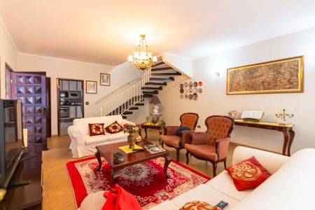 Casa à venda com 303m², 3 quartos e 4 vagas Casa à venda com 303m², 3 quartos e 4 vagasSala