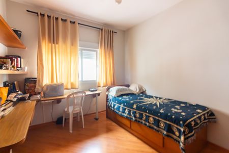 Casa à venda com 303m², 3 quartos e 4 vagas Casa à venda com 303m², 3 quartos e 4 vagasQuarto 2