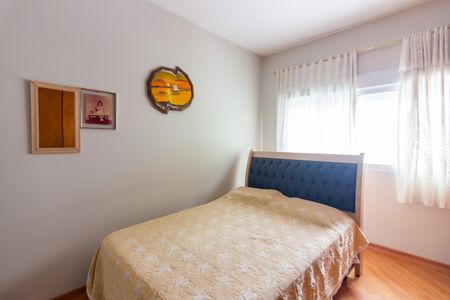 Casa à venda com 303m², 3 quartos e 4 vagas Casa à venda com 303m², 3 quartos e 4 vagasQuarto 1
