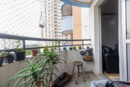 Apartamento à venda com 90m², 3 quartos e 2 vagas Apartamento à venda com 90m², 3 quartos e 2 vagasVaranda