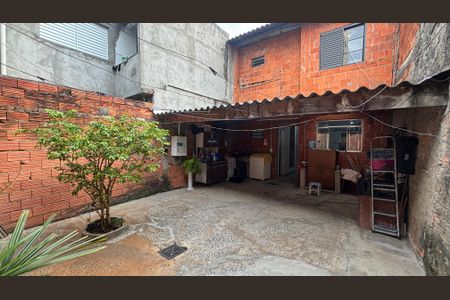 Casa à venda com 100m², 3 quartos e 2 vagas Casa à venda com 100m², 3 quartos e 2 vagasQuintal
