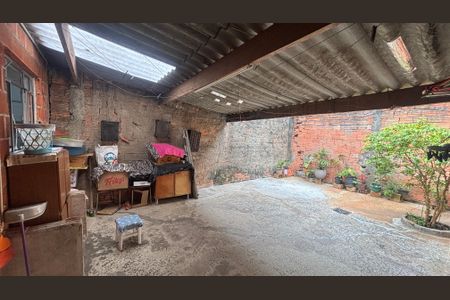 Casa à venda com 100m², 3 quartos e 2 vagas Casa à venda com 100m², 3 quartos e 2 vagasQuintal