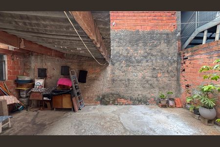 Casa à venda com 100m², 3 quartos e 2 vagas Casa à venda com 100m², 3 quartos e 2 vagasQuintal