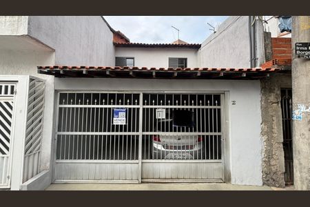 Casa à venda com 100m², 3 quartos e 2 vagas Casa à venda com 100m², 3 quartos e 2 vagasFachada