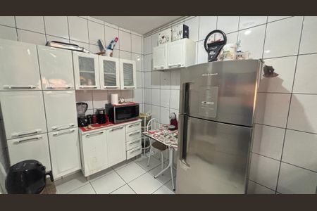 Casa à venda com 100m², 3 quartos e 2 vagas Casa à venda com 100m², 3 quartos e 2 vagasCozinha