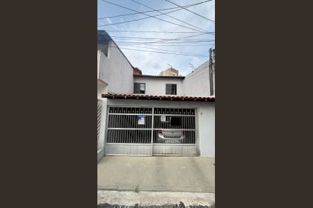 Casa à venda com 100m², 3 quartos e 2 vagas Casa à venda com 100m², 3 quartos e 2 vagasFachada