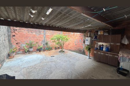 Casa à venda com 100m², 3 quartos e 2 vagas Casa à venda com 100m², 3 quartos e 2 vagasQuintal