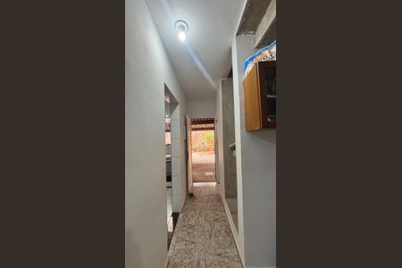 Casa à venda com 100m², 3 quartos e 2 vagas Casa à venda com 100m², 3 quartos e 2 vagasCorredor