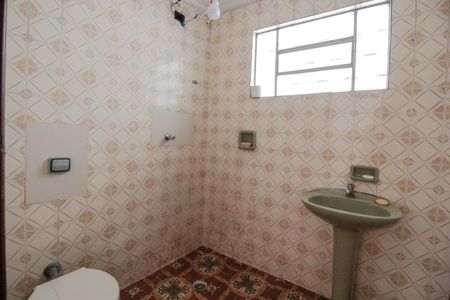 Banheiro de casa para alugar com 2 quartos, 110m² em Vila Alianca, Guarulhos