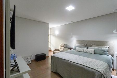 Casa à venda com 260m², 3 quartos e 2 vagasSuíte